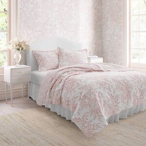 Madison Pink and White Floral Quilt Set